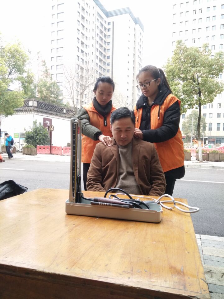 杨晓群