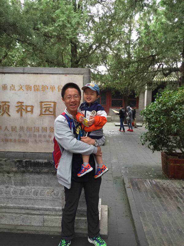 上图:事业二部 高强儿子 下图:事业三部 陆旭儿子